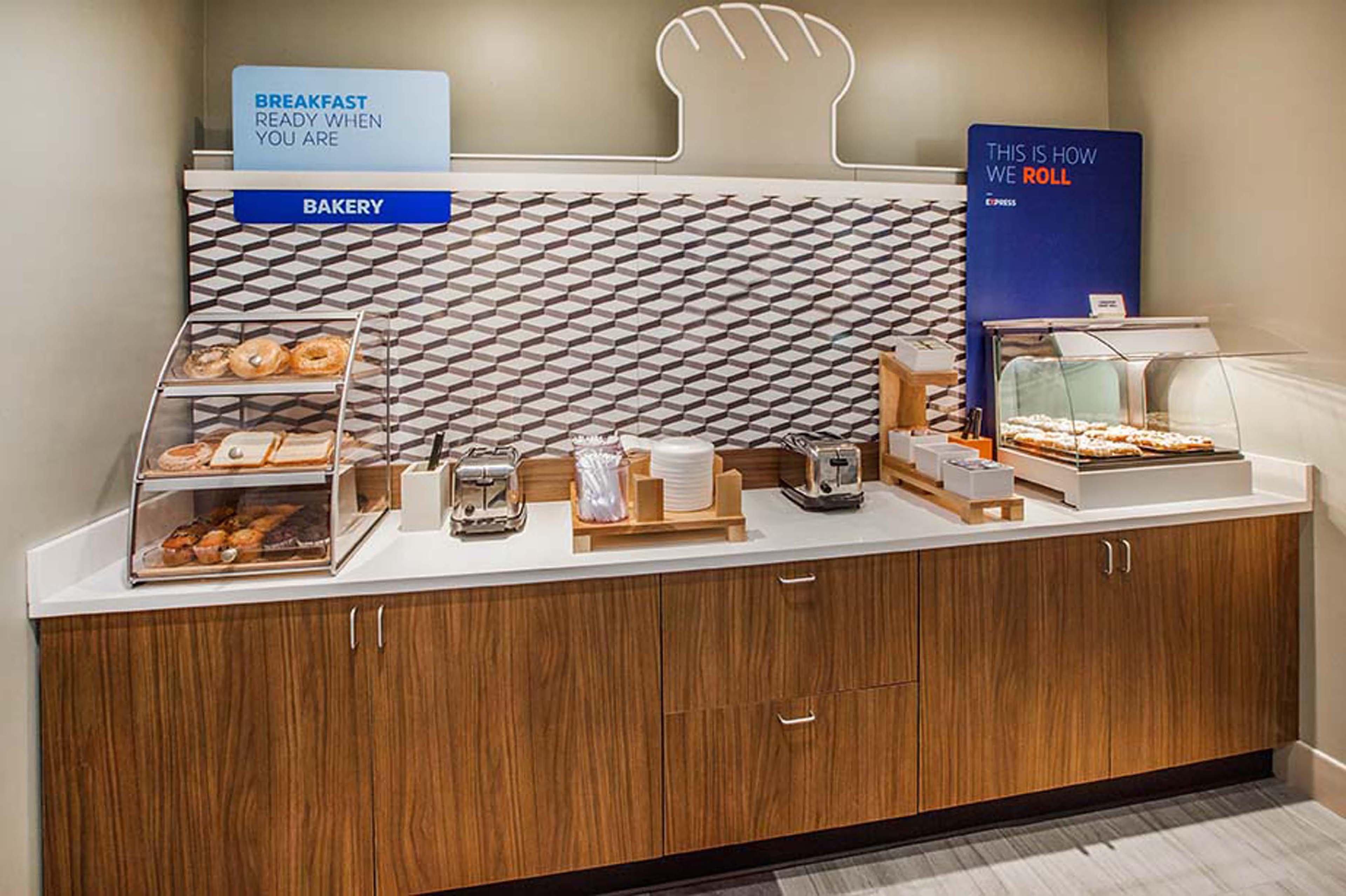 Holiday Inn Express Fresno South By Ihg Zewnętrze zdjęcie